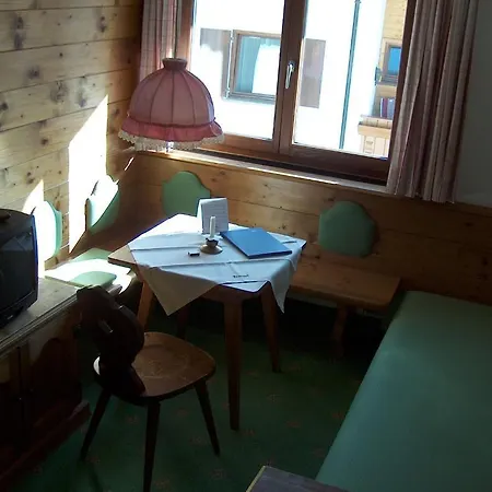 Hotel-garni Felsenhof Hotel 3*